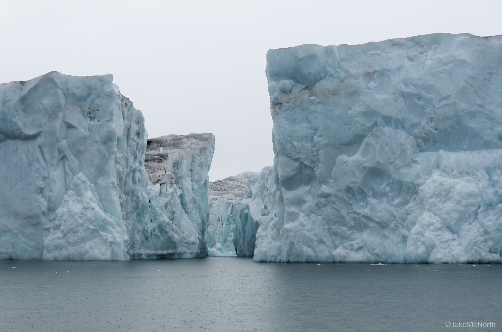 Iceberg calving at Negribreen