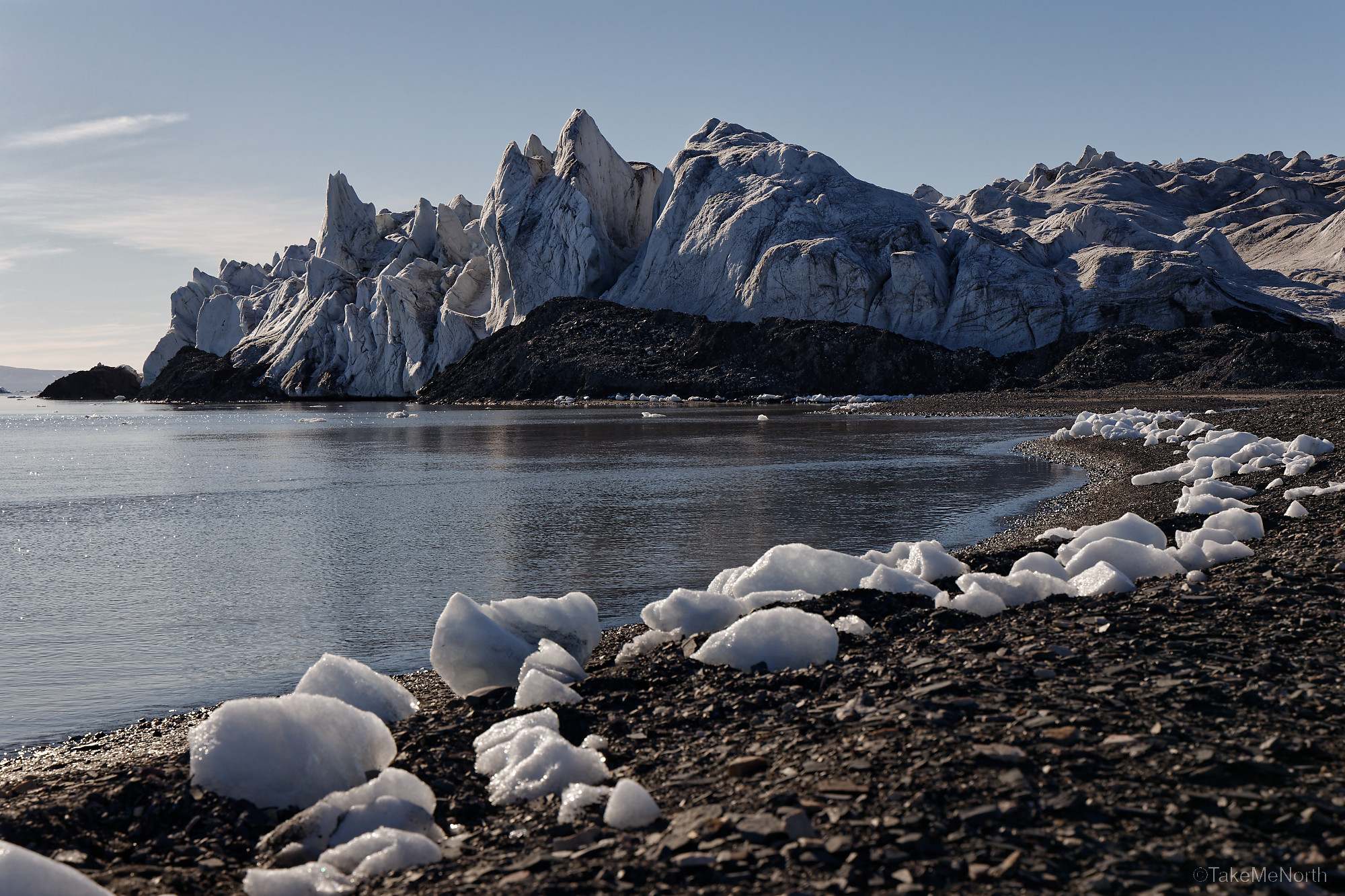 The spectacular glacier front of Bodleybreen in Wahlenbergfjorden